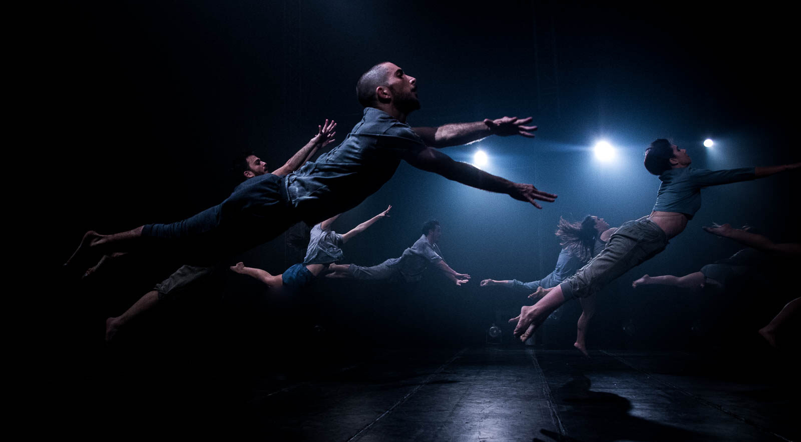 Compañía en Movimiento – CEM: «UN INSTANTE» | 31 de agosto | Teatro del Libertador
